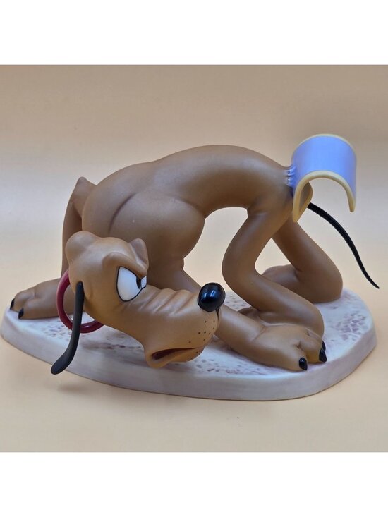 Walt Disney Classics Other - WDCC Pluto Beach Picnic Beach Picnic Sticky Situation Sculpture